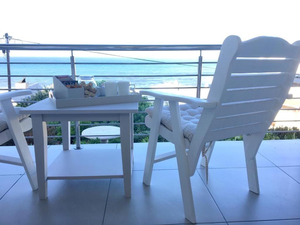 Vermont Hermanus - Views, Sunny, Right On The Sea Exterior foto